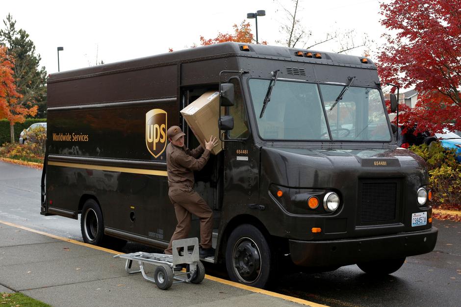 UPS công ty vận chuyển hàng đi Mỹ
