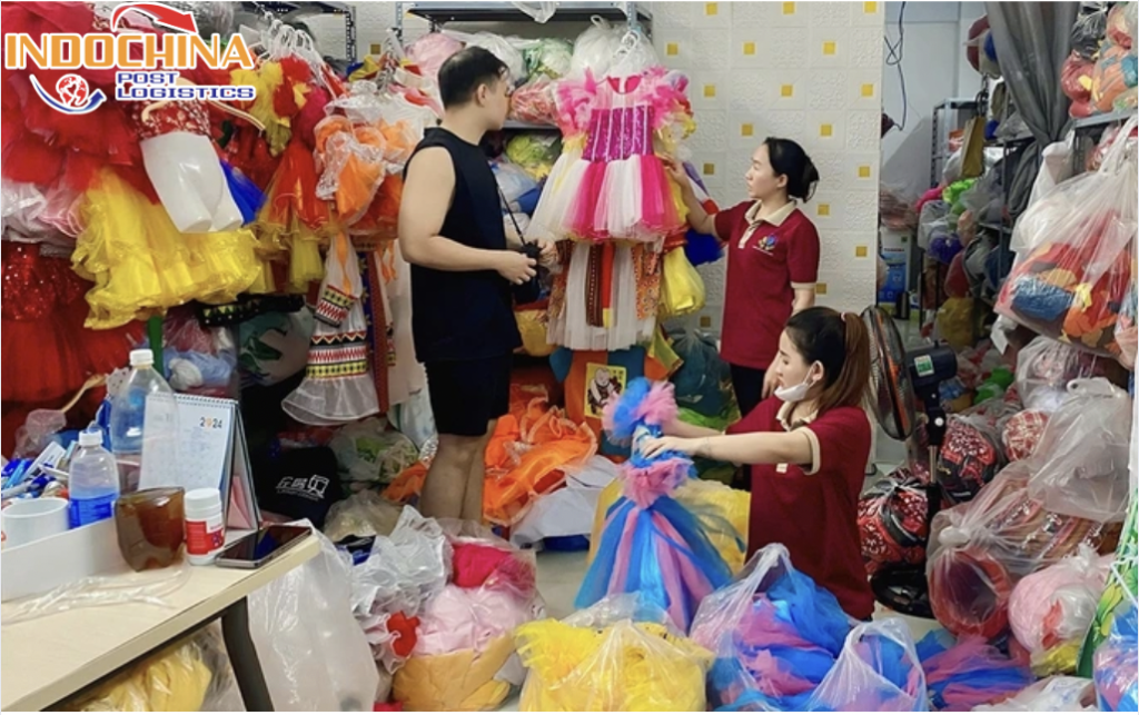 GỬI HỎA TỐC PHỤC TRANG DÙNG ĐỂ BIỂU DIỄN TỪ SÀI GÒN ĐI HA NỘI NHANH CHÓNG